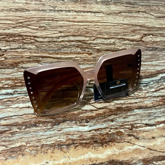 NWT! Margaret Josephs Sunglasses Margaret Joseph main image 3